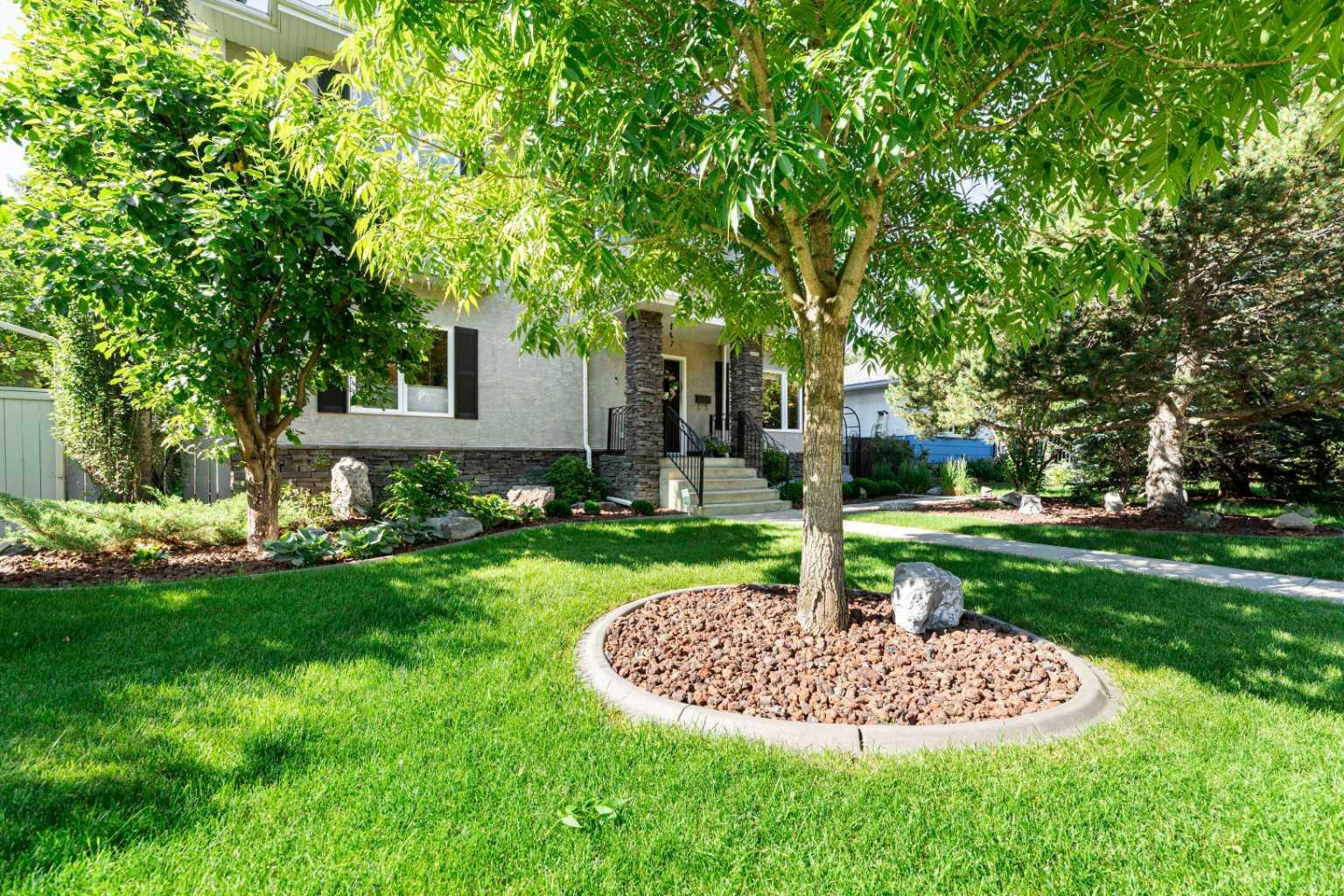 Property Photo:  4229 53 Street  AB T4N 2E1 