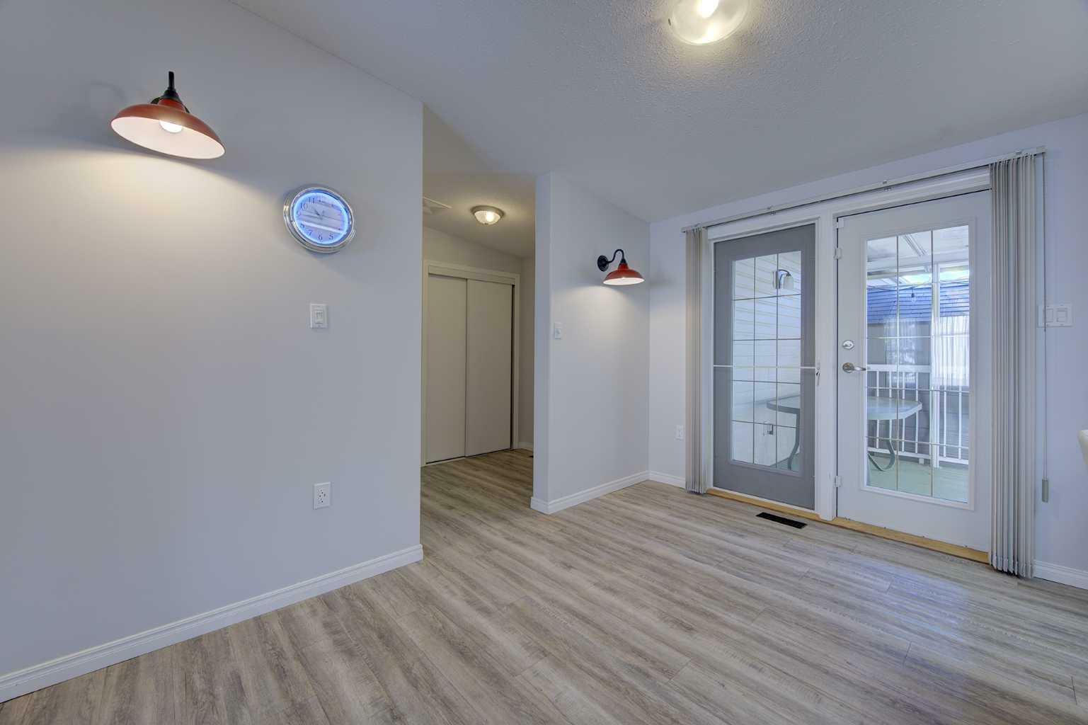 Property Photo:  4909 Dorchester Avenue  AB T4R 2Z8 