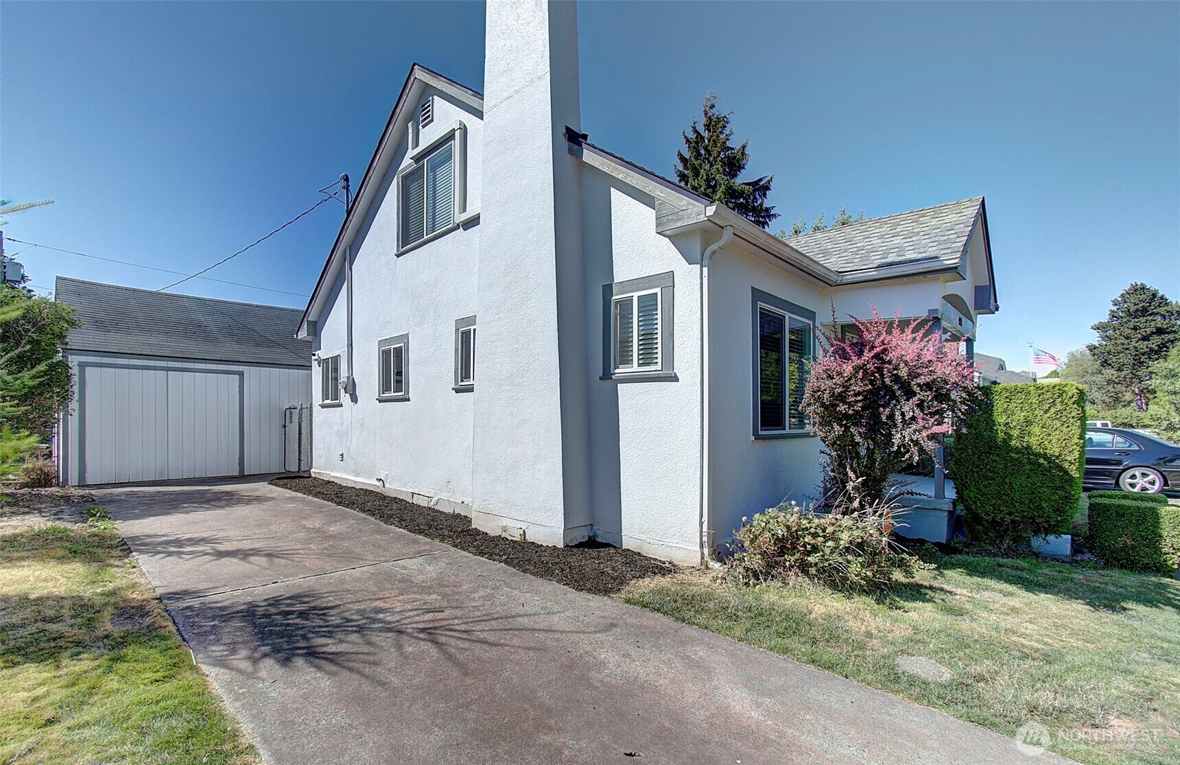 Property Photo: 421 24th Avenue WA 98632