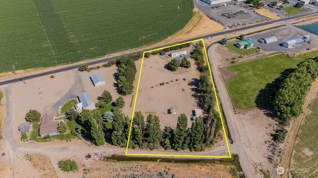 Property Photo: 3404 Road O SW WA 98851