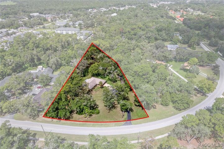 Property Photo:  1879 Forest Drive  FL 34453 