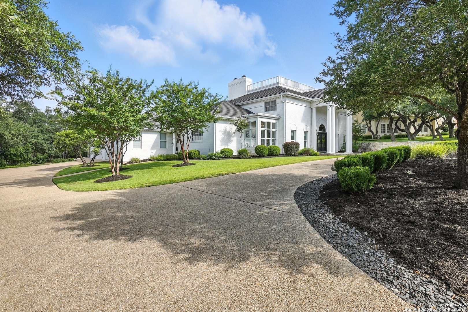 Property Photo:  5 Sherborne Ln  TX 78257 