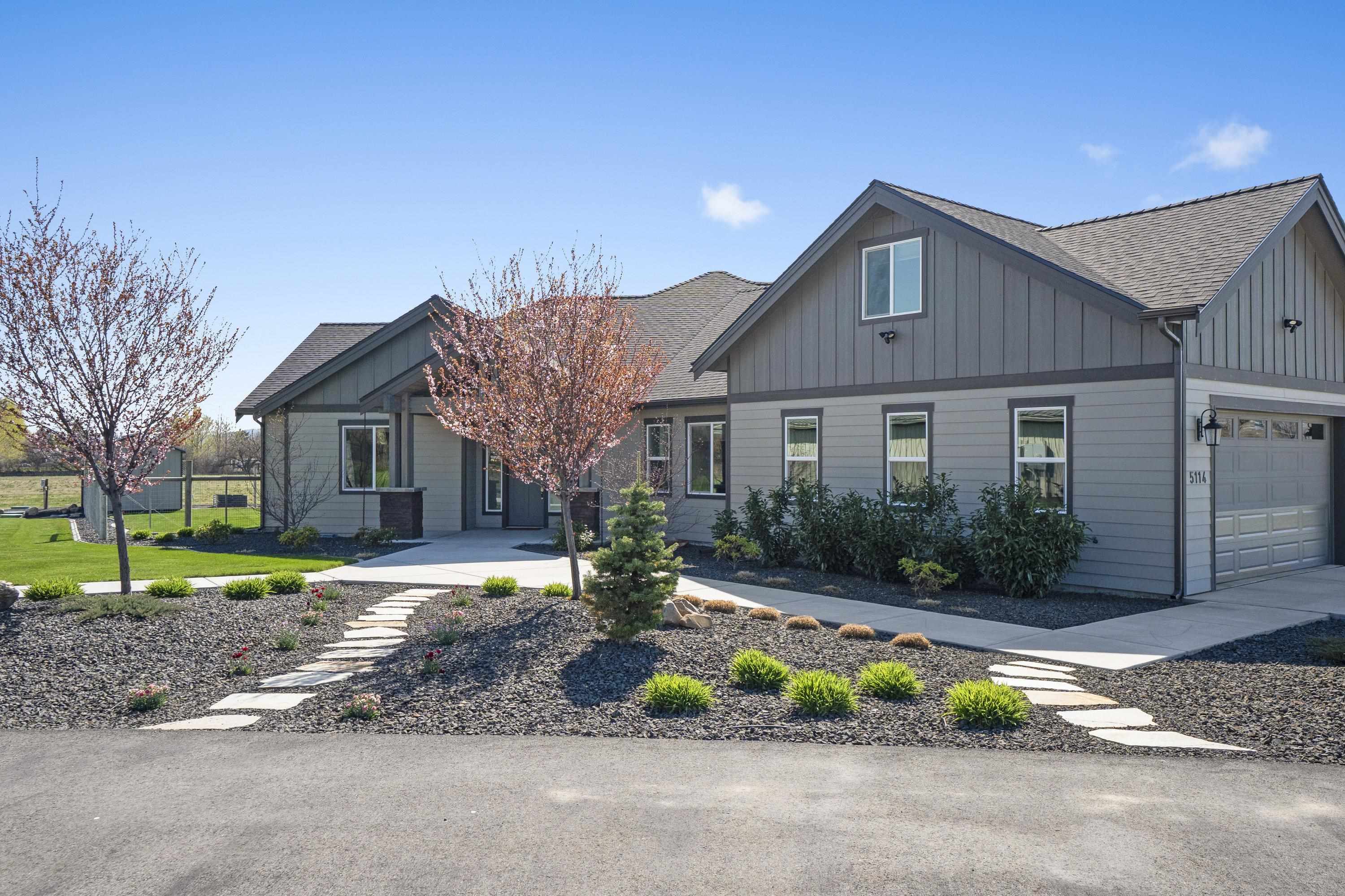 Property Photo:  5114 N Oakland Rd  WA 99027 