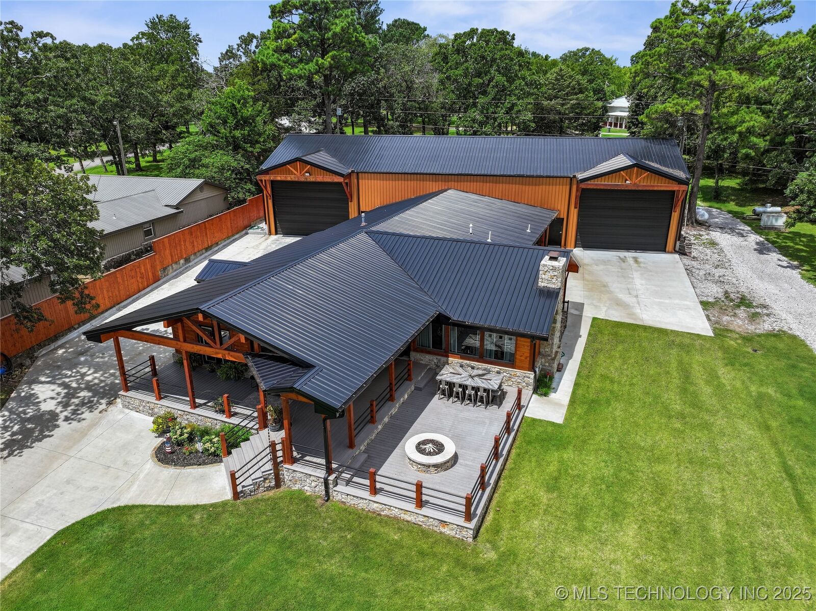 Property Photo:  96164 S Strayhorn Heights Road  OK 74435 