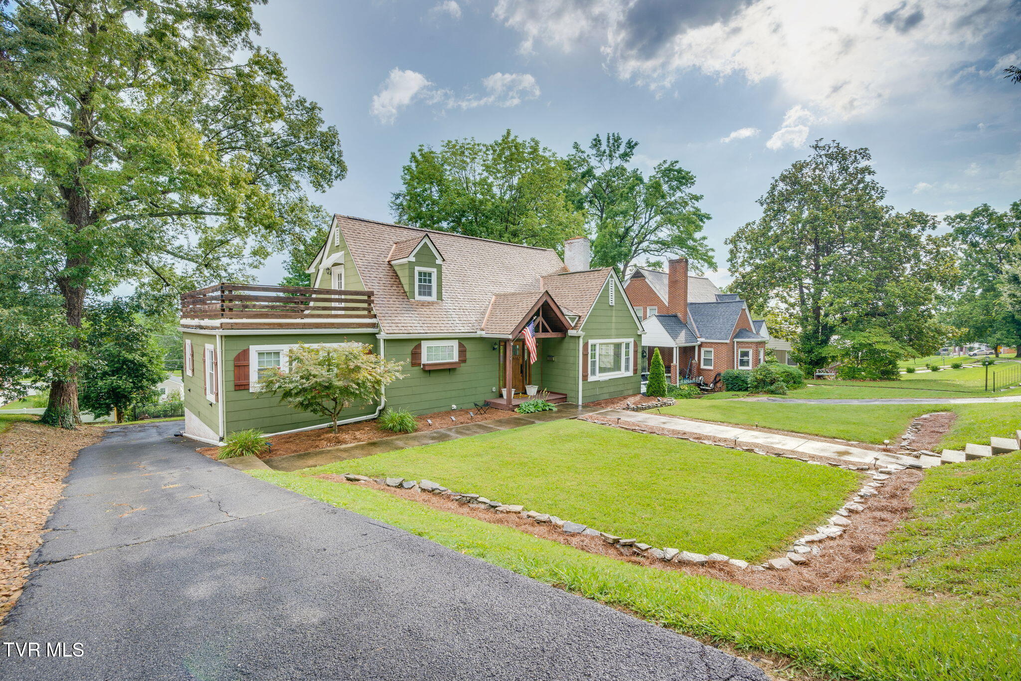 Property Photo: 1121 Watauga Street TN 37660