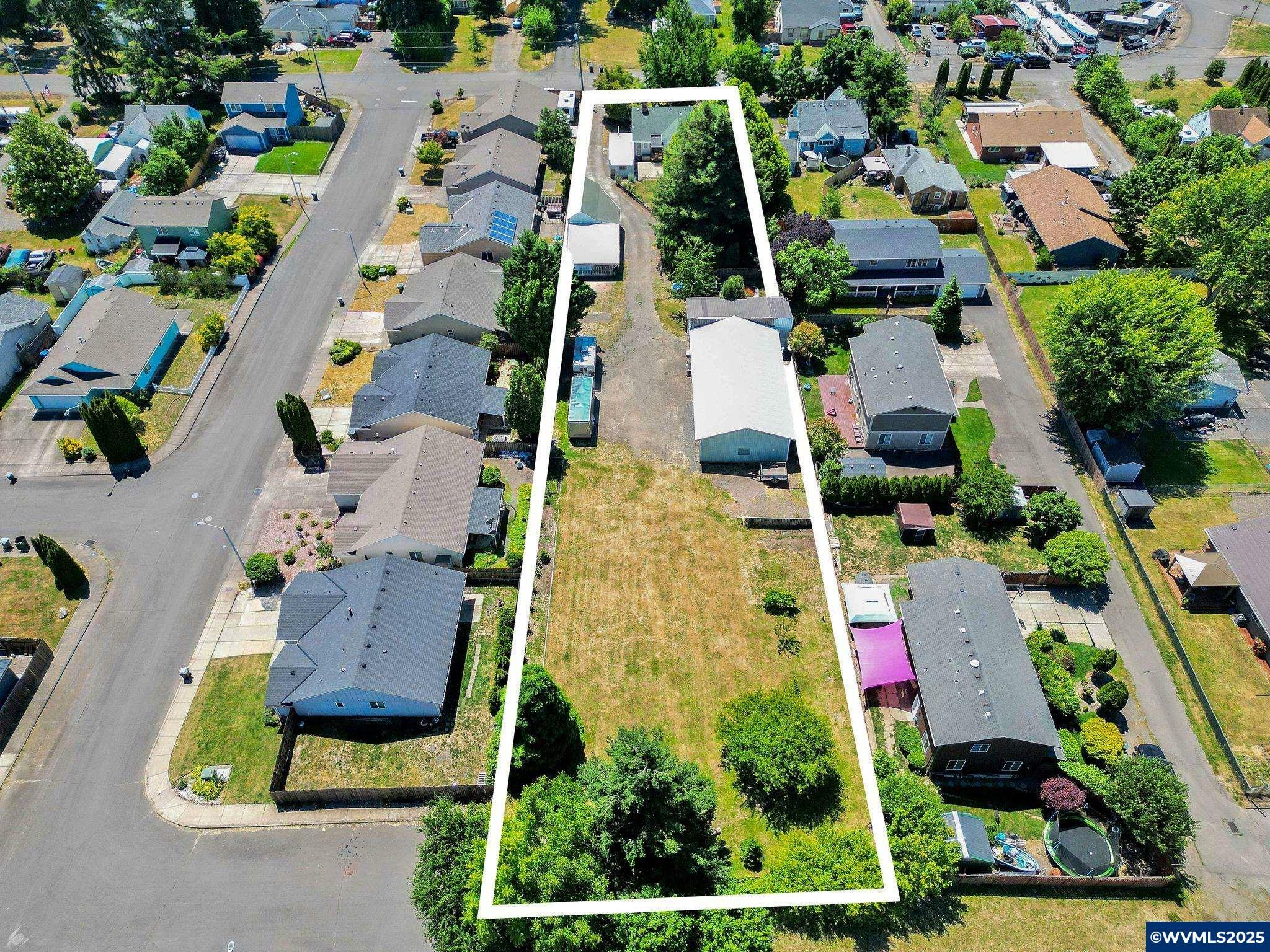 Property Photo:  4075 Beck Av SE  OR 97317 