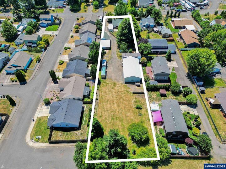 Property Photo:  4075 Beck Av SE  OR 97317 