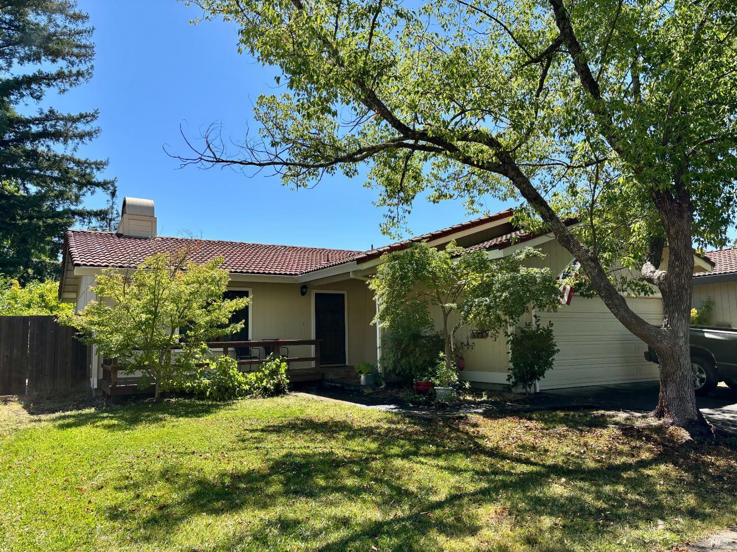348 Almond Way  Healdsburg CA 95448 photo