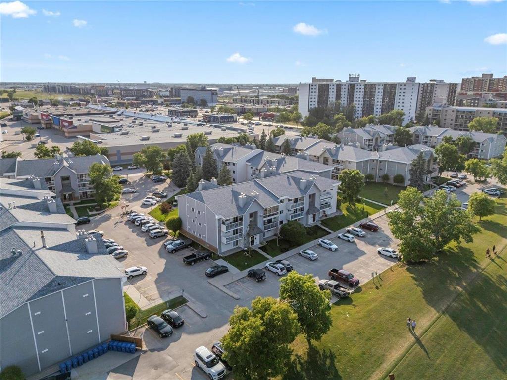 Property Photo: 110 Plaza Drive MB R3T 5K8