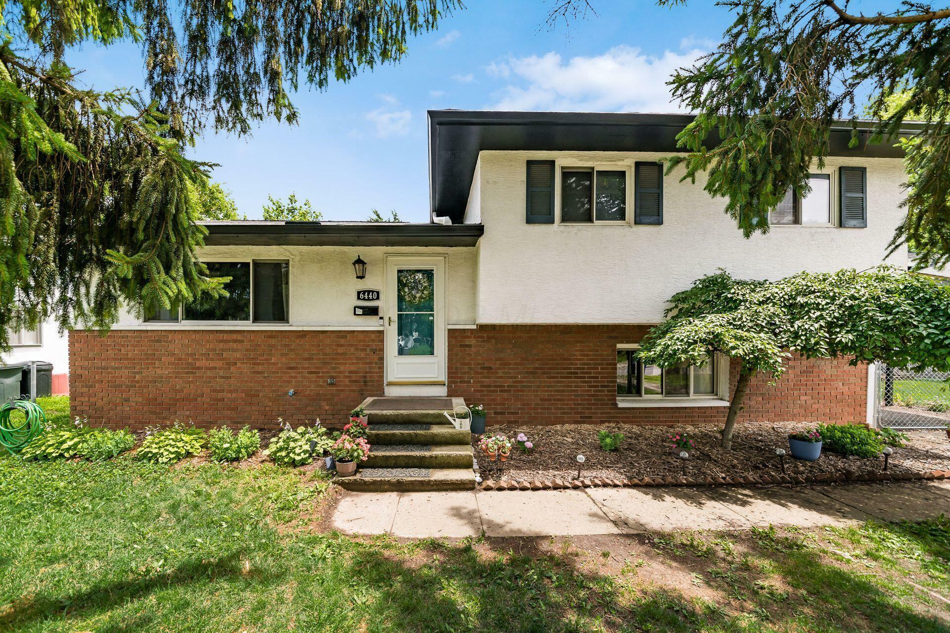 Property Photo:  6440 Kildale W Square  OH 43229 