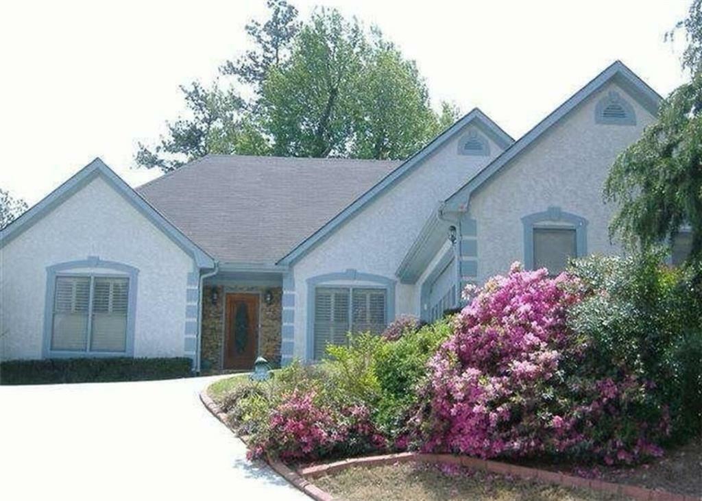 Property Photo: 3404 Bonneville Way GA 30024