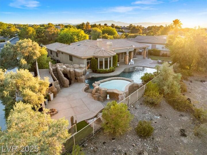 Property Photo:  8 Marsh Landing Court  NV 89052