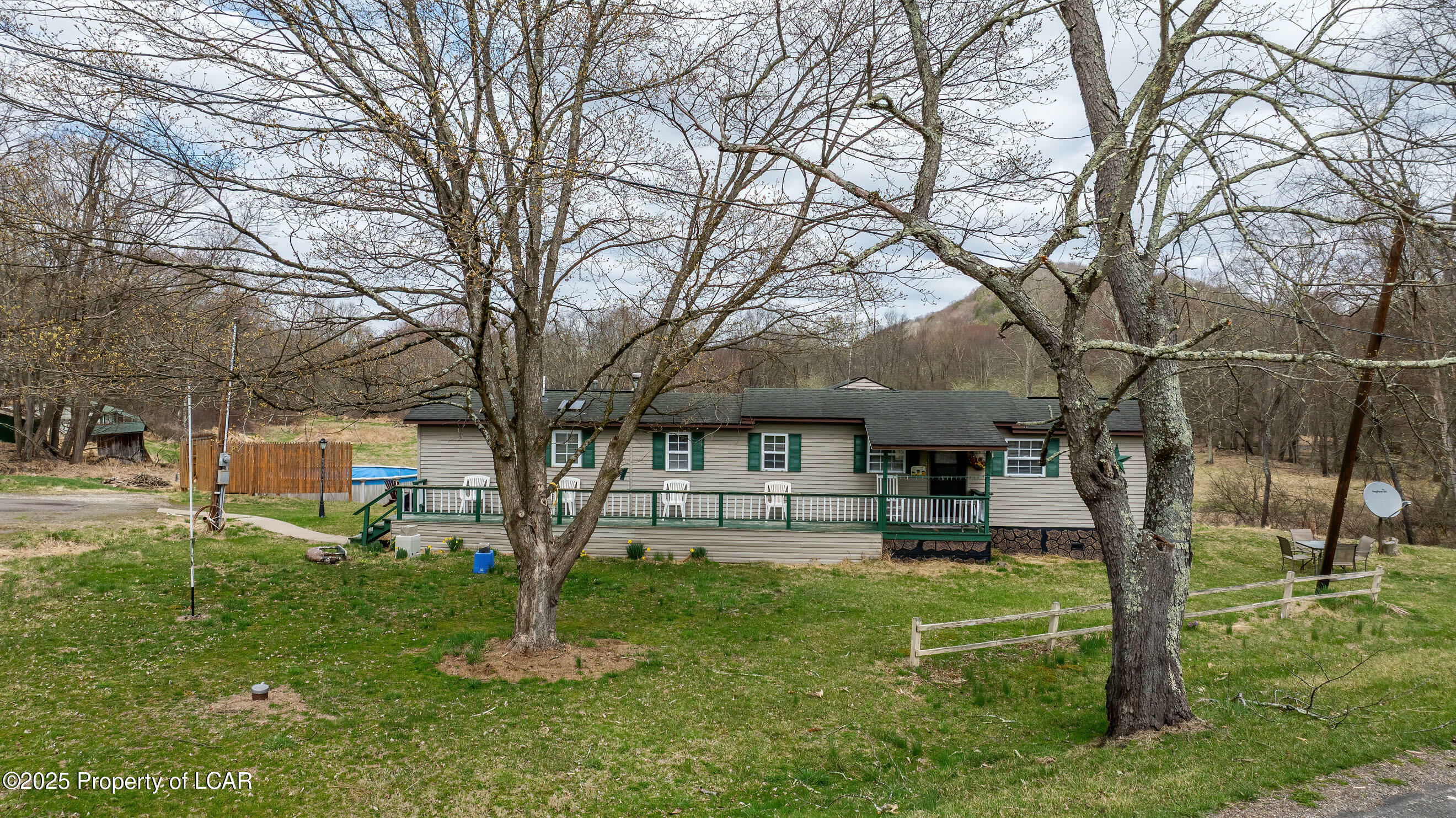 Property Photo: 645 Southdale Road PA 18655