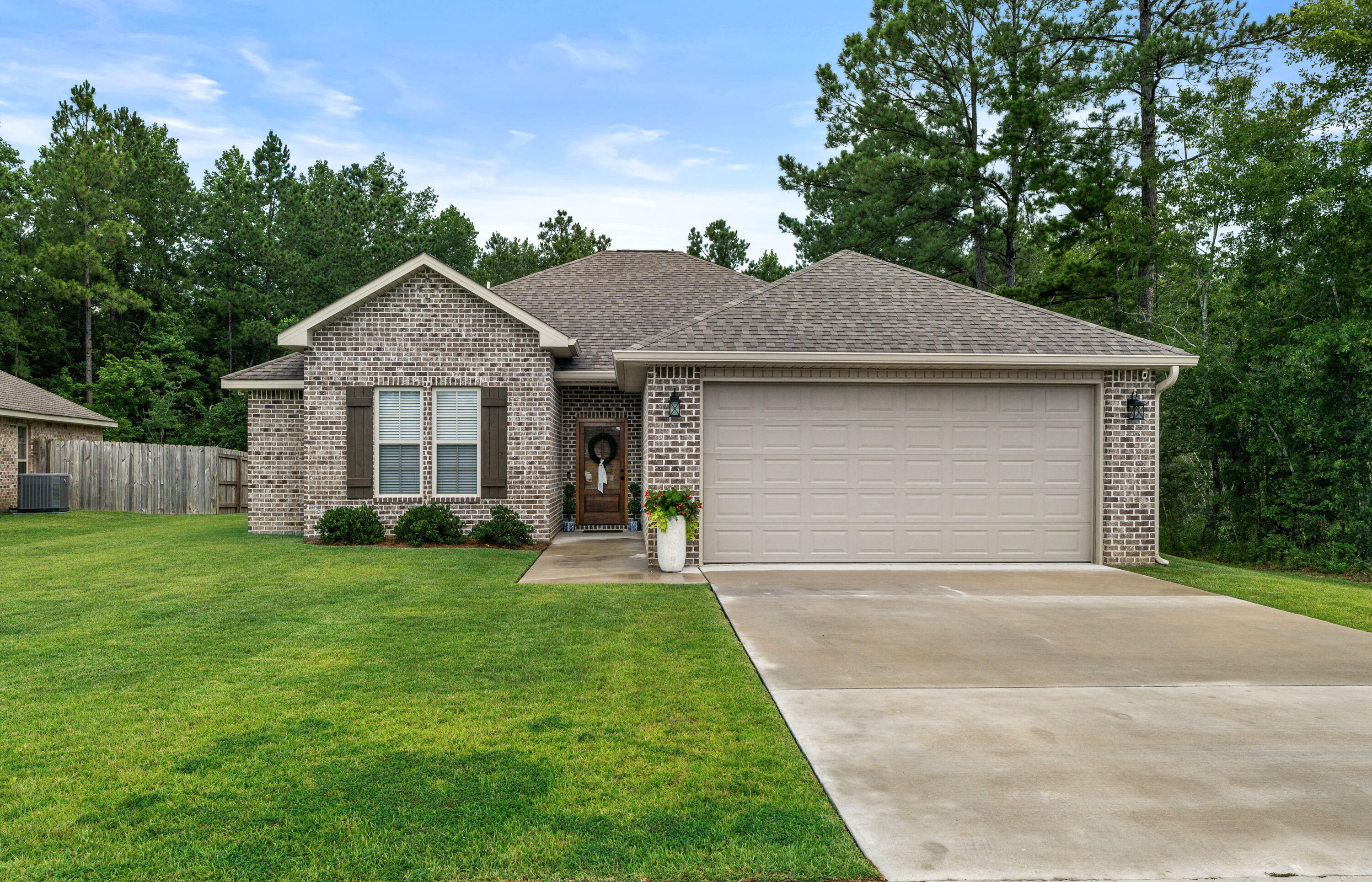 Property Photo:  67 E Andover  MS 39402 