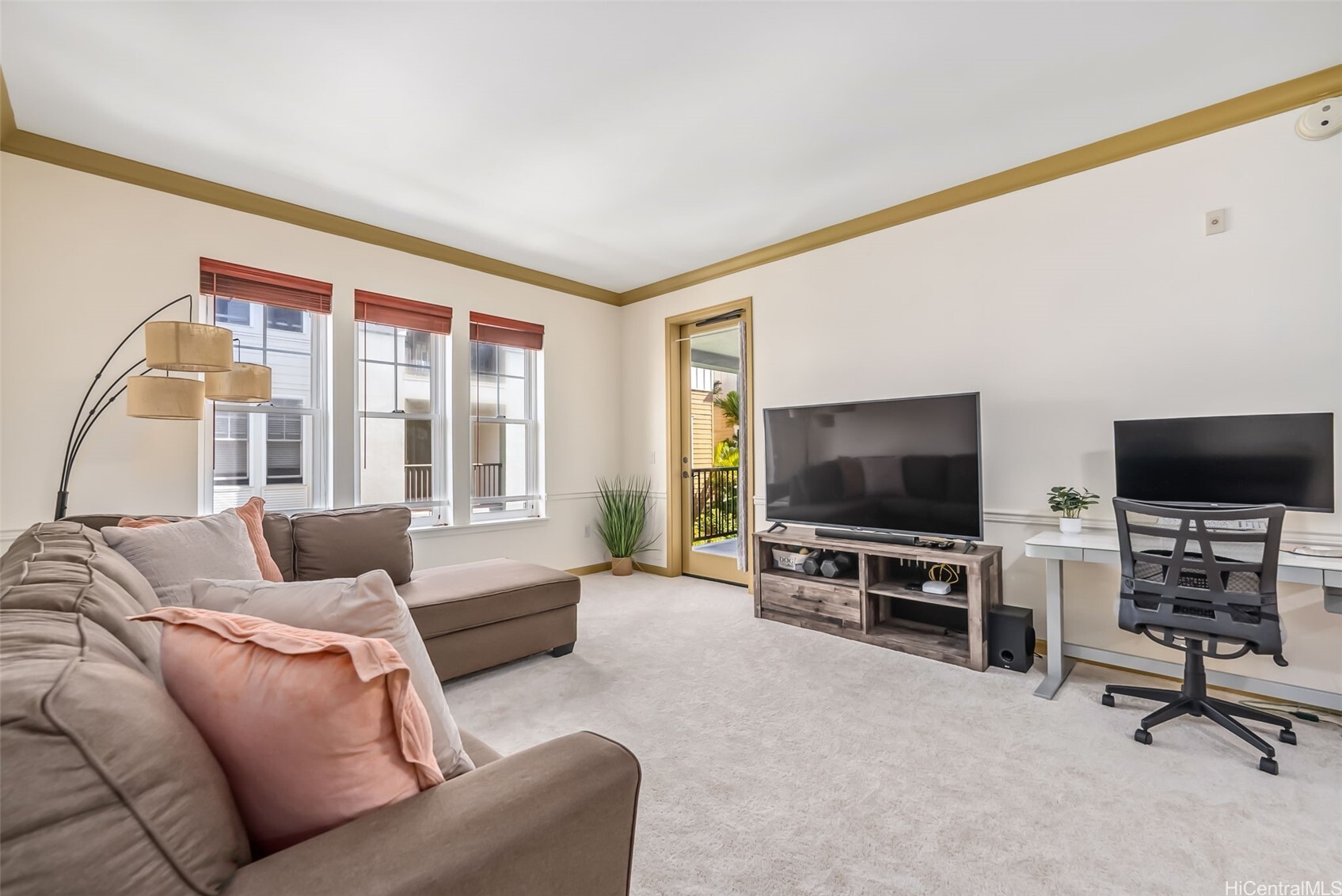 Property Photo: 520 Lunalilo Home Road 7313 HI 96825