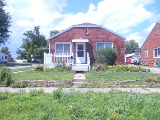 Property Photo: 702 Woodbury Street IA 50158