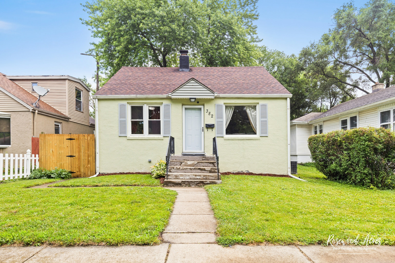 Property Photo: 382 N 8th Avenue IL 60901