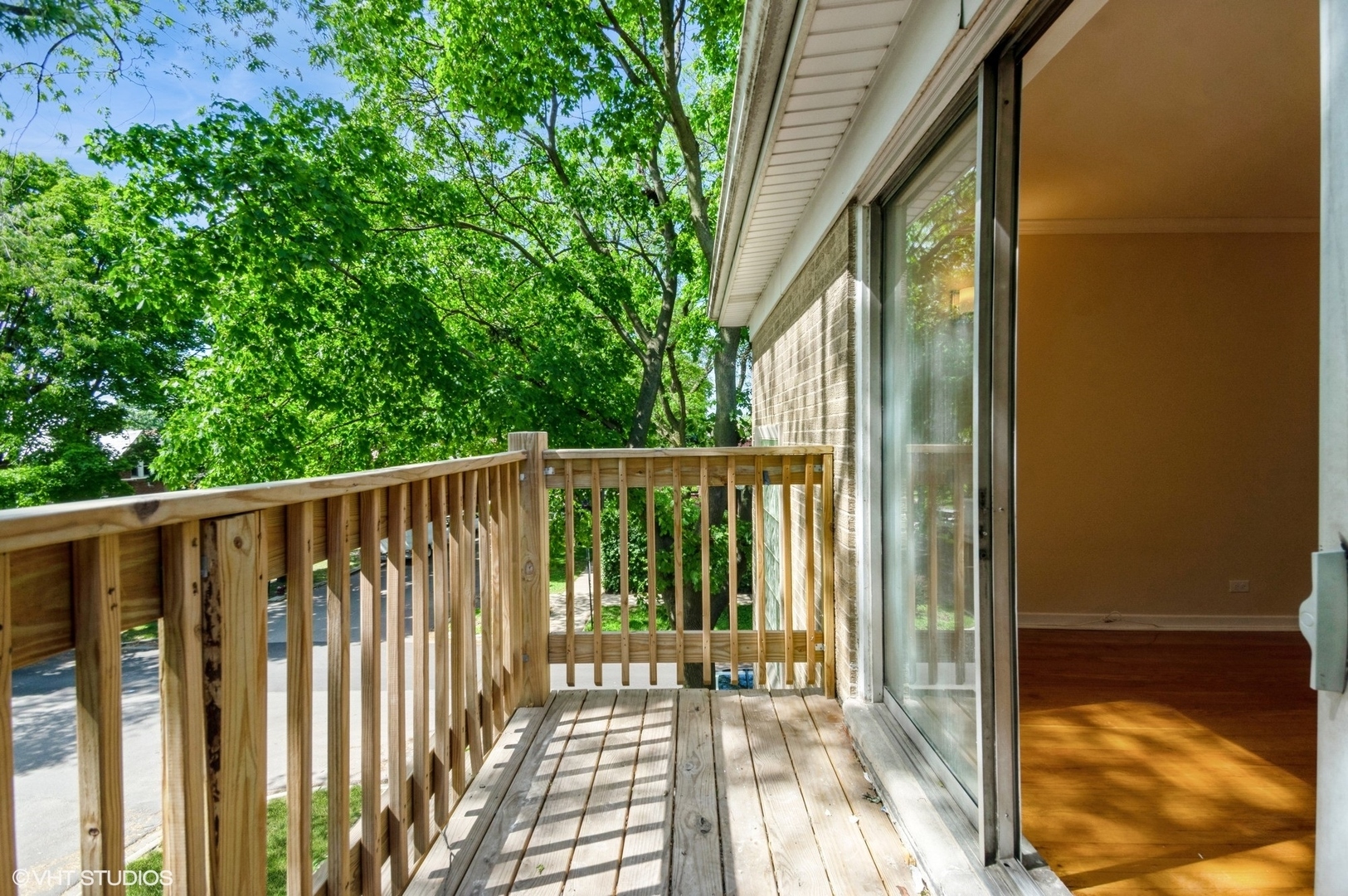 Property Photo: 2623 W Arthur Avenue 3 IL 60645