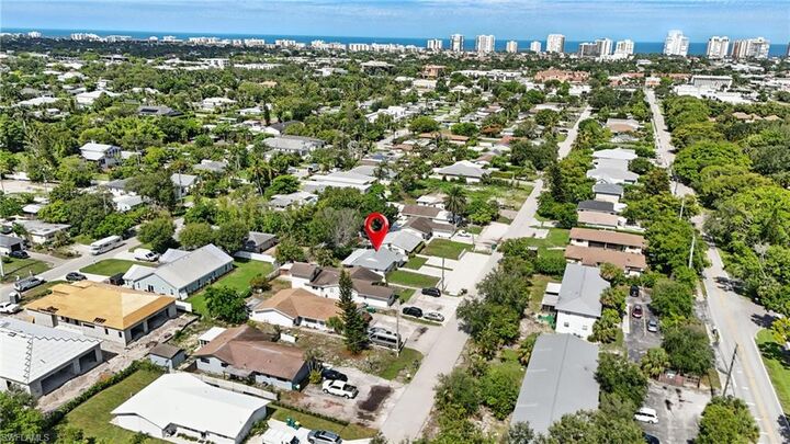 Property Photo:  1336 Highlands Dr  FL 34103 