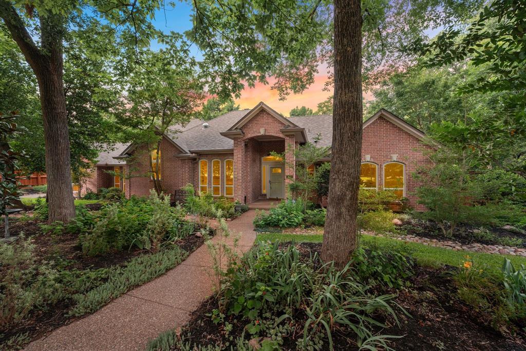 Property Photo: 909 Dogwood Court TX 76034