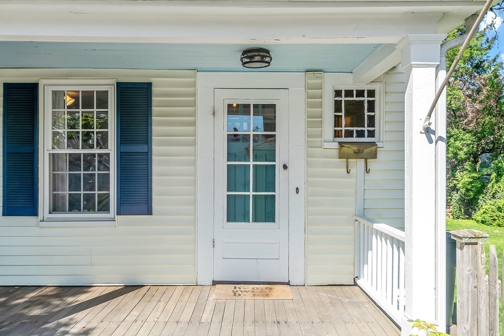 Property Photo:  9 Maple Ct  MA 01810 