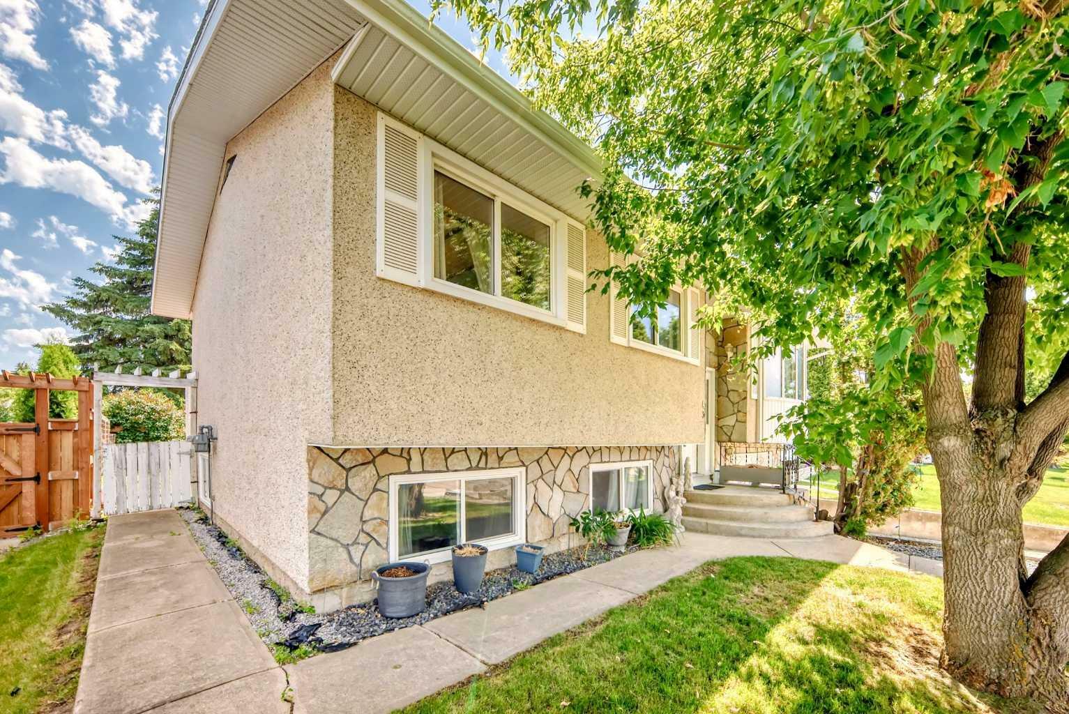 Property Photo:  43 Opal Avenue  AB T4P 1S9 