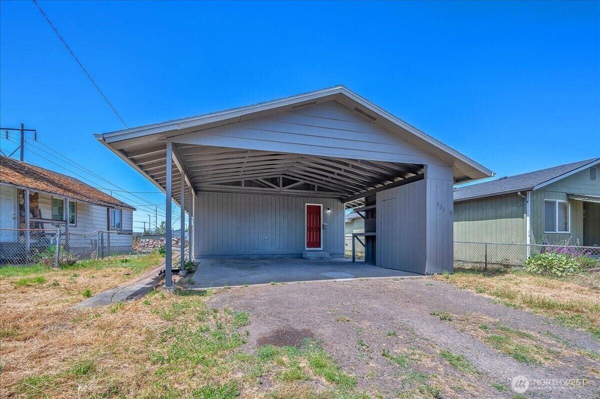 Property Photo: 221 28th Avenue WA 98632