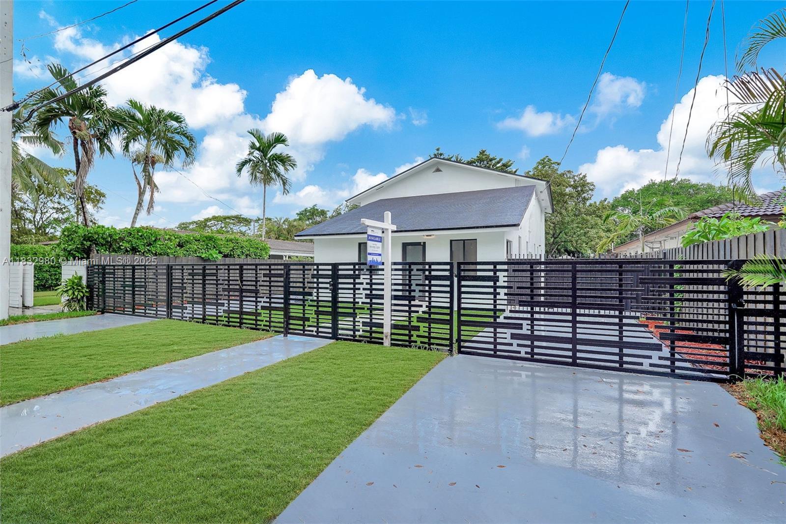 Property Photo: 972 SW 44th Ave FL 33134
