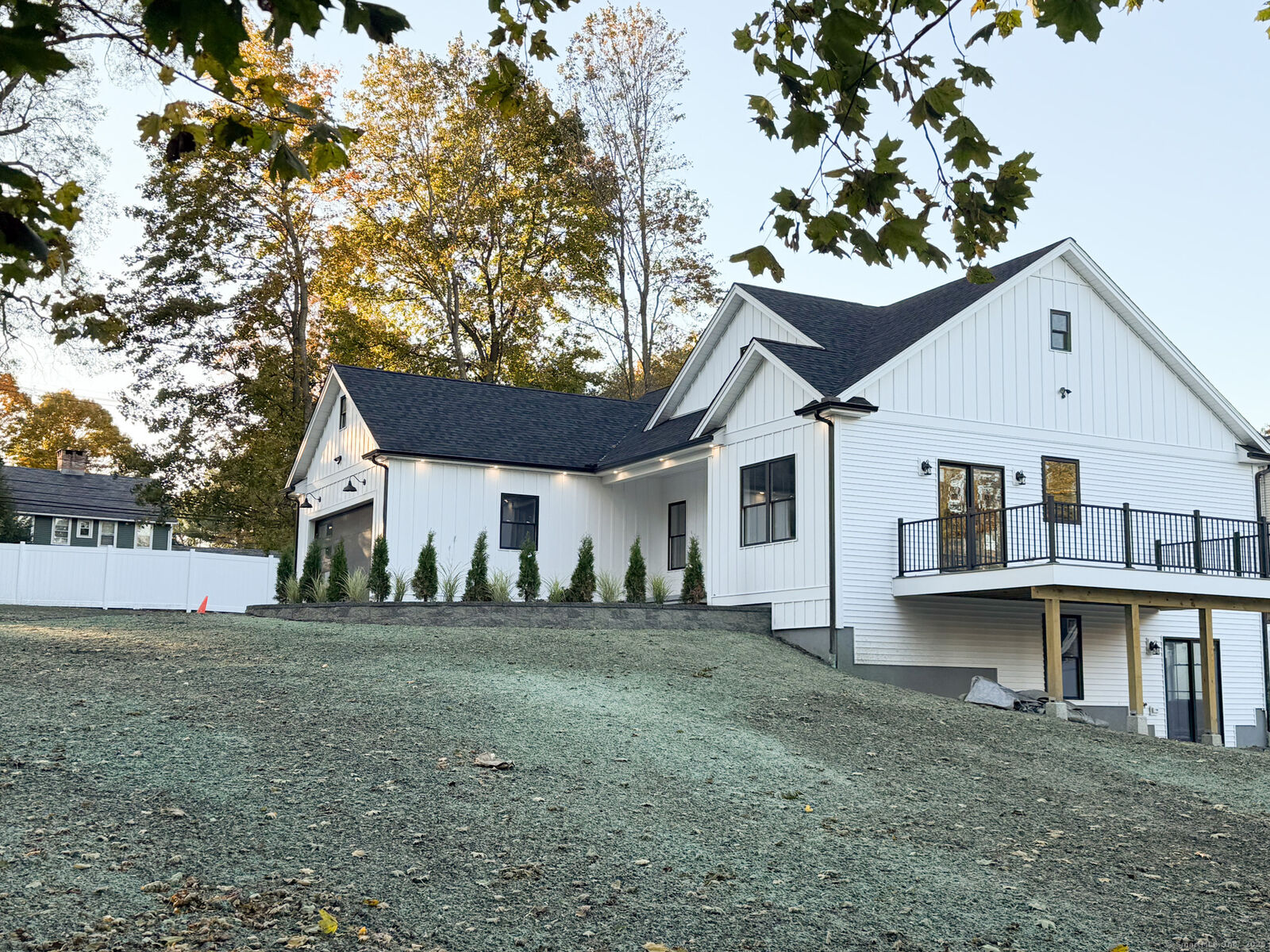 Property Photo:  305 Lincoln Street  CT 06037