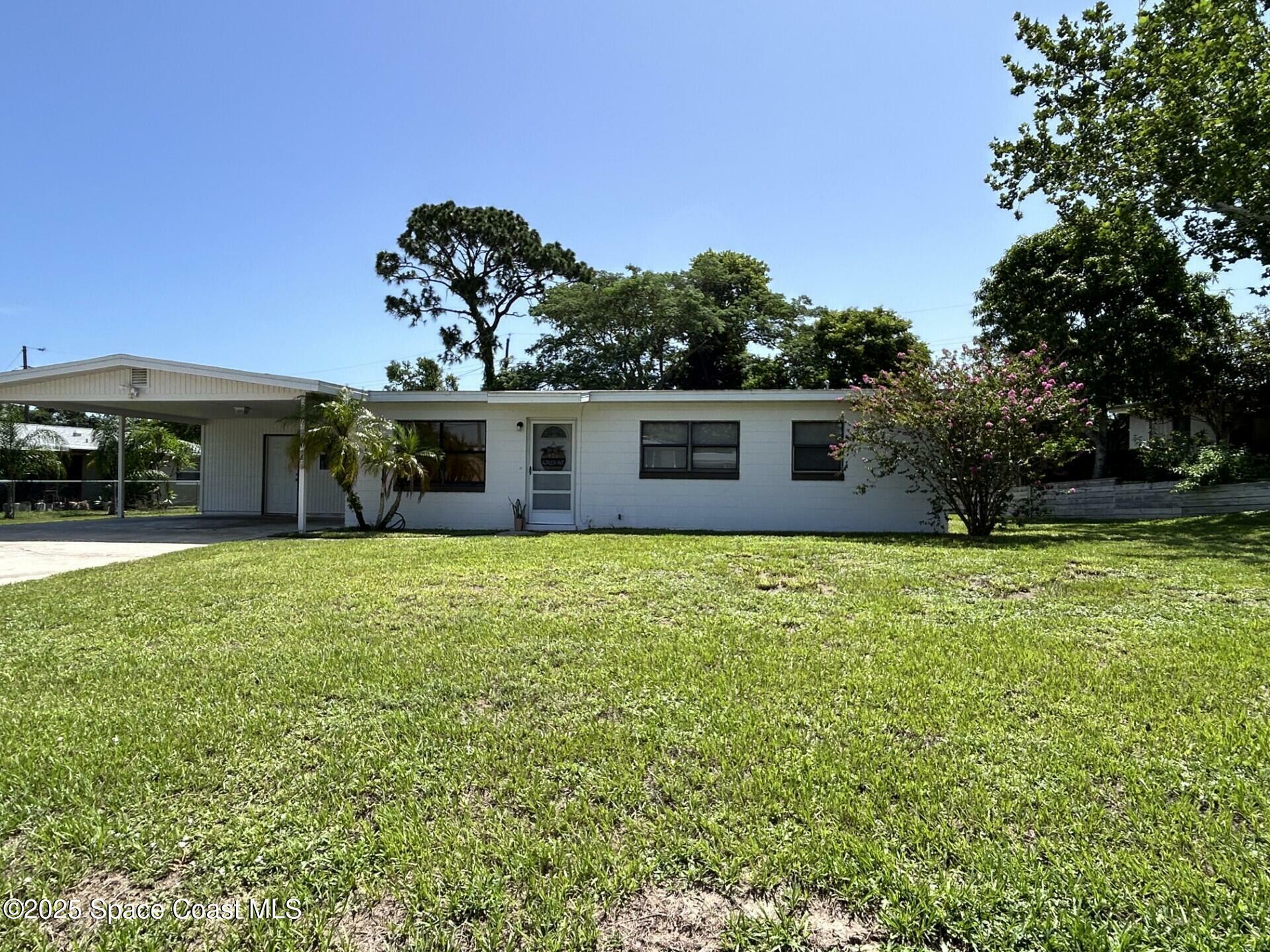 Property Photo: 427 Azalea Avenue FL 32796