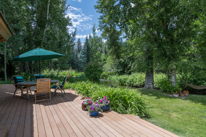 Property Photo:  101 Willow Rd  ID 83353 