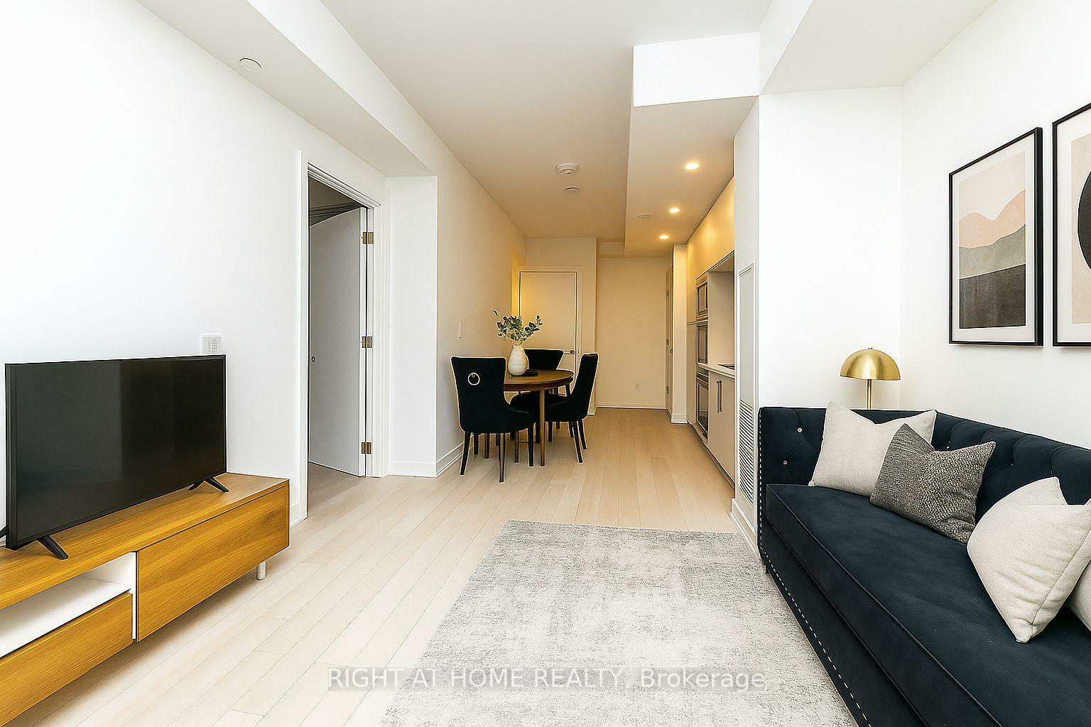 Property Photo: 39 Roehampton Avenue 1301 ON M4P 0G1