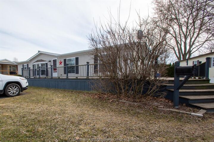 Property Photo: 58 Dunkirk Drive ON N7L 5H3