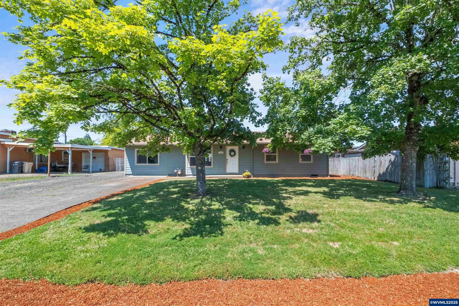 Property Photo: 1149 23rd Ave SE OR 97322