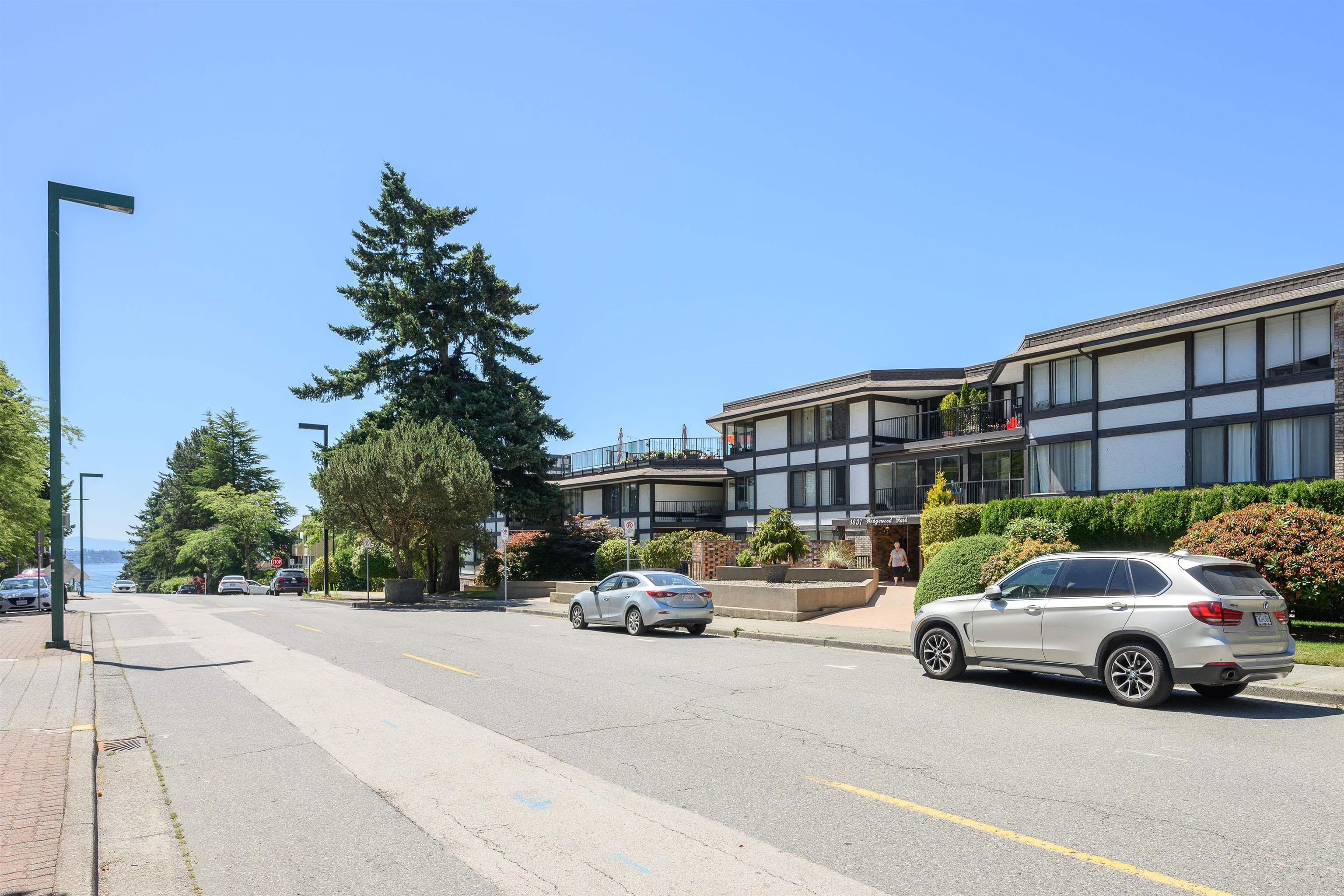 Property Photo: 1437 Foster Street 206 BC V4B 3X6