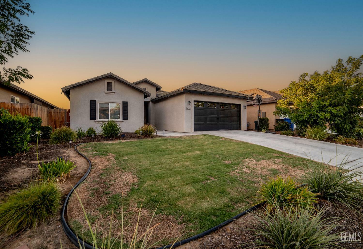 Property Photo: 8414 Kowa Street CA 93314