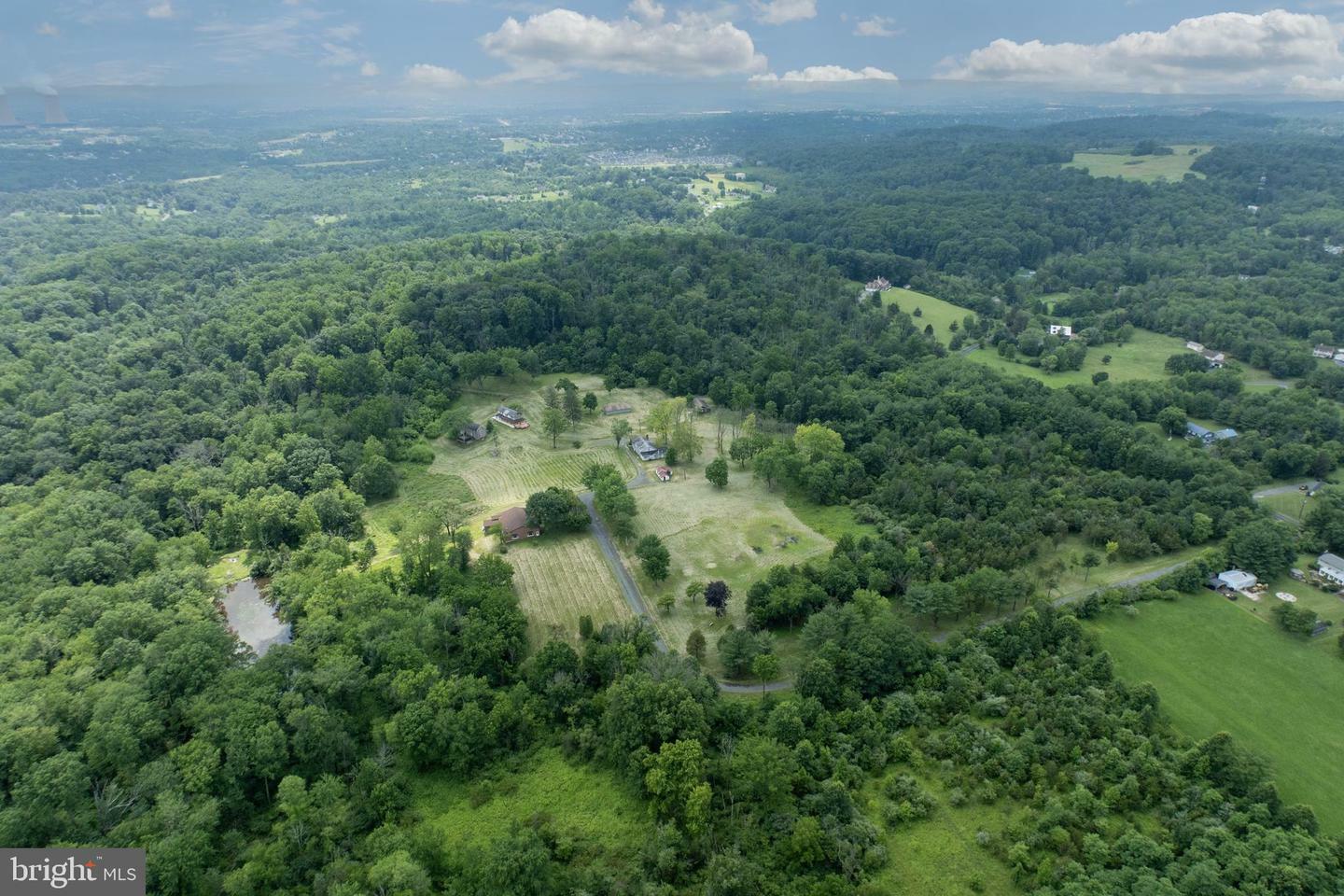 Property Photo: 2488 Sanatoga Rd PA 19464