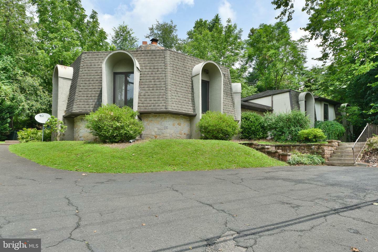 Property Photo: 611 Church Road PA 19027