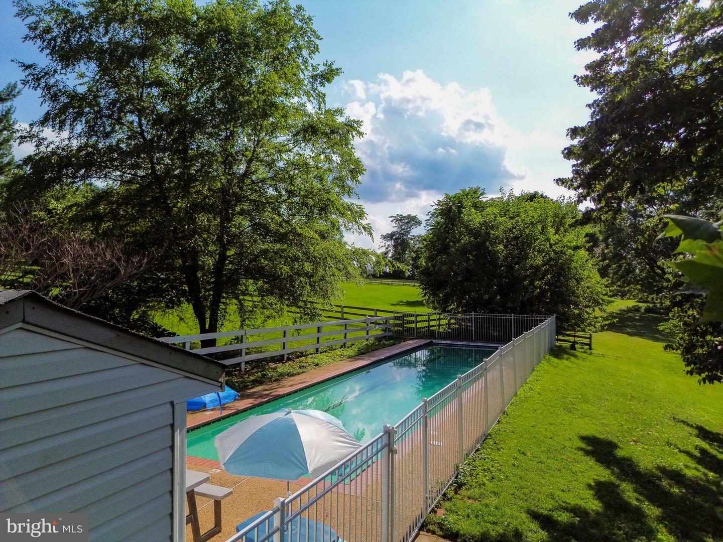 Property Photo: 17115 Simpson Circle VA 20129