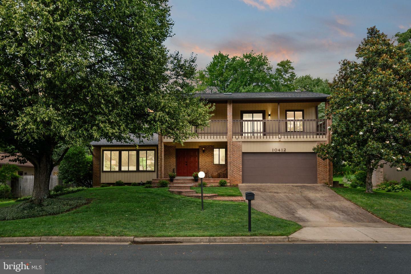 Property Photo: 10412 Woodbury Woods Court VA 22032