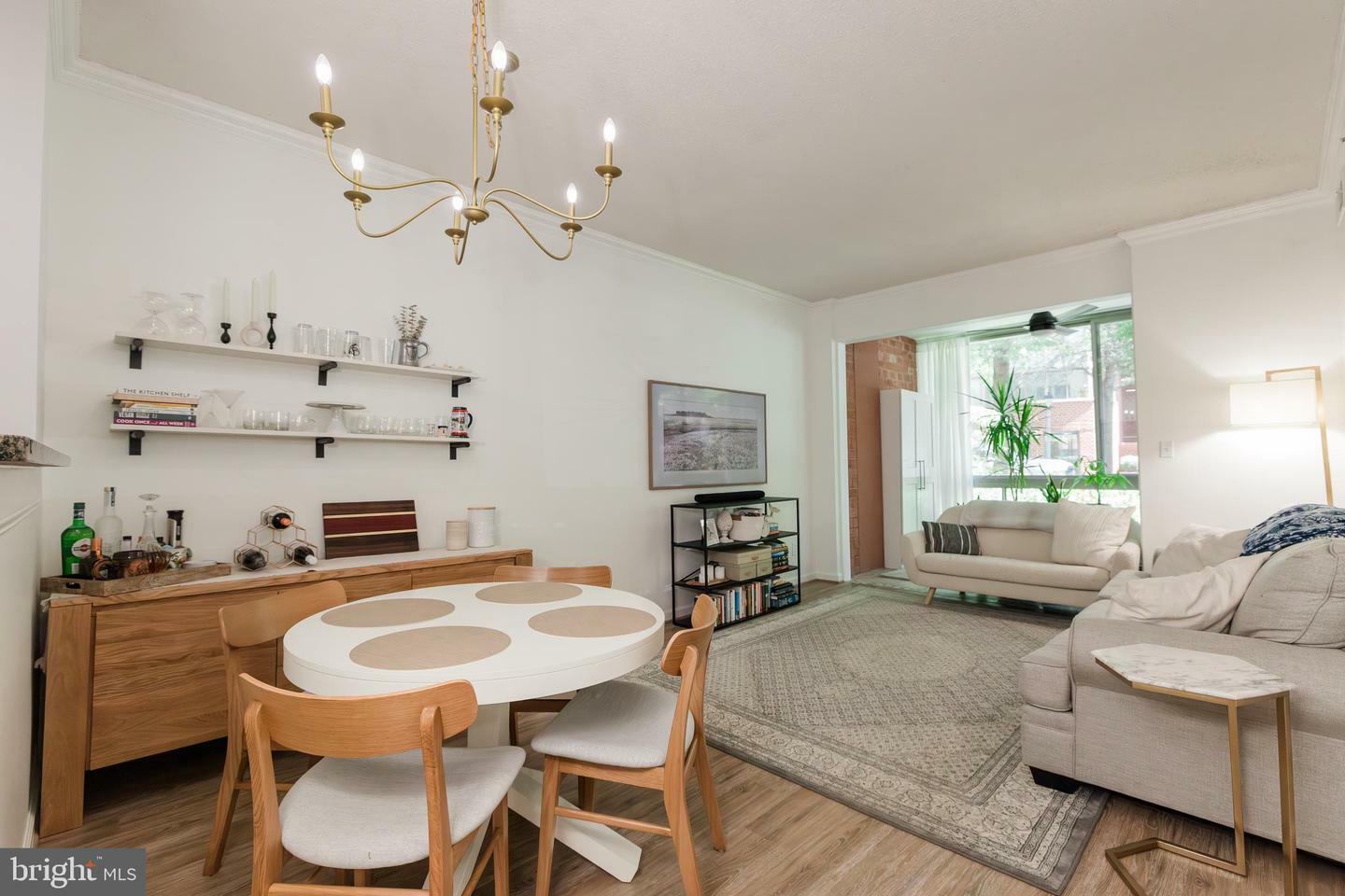 Property Photo: 1024 N Utah Street 116 VA 22201