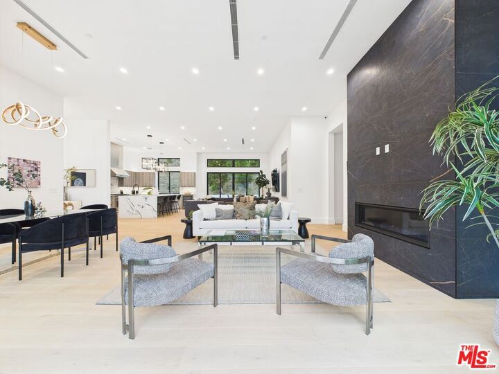 Property Photo: 4637 Dunas Ln CA 91356