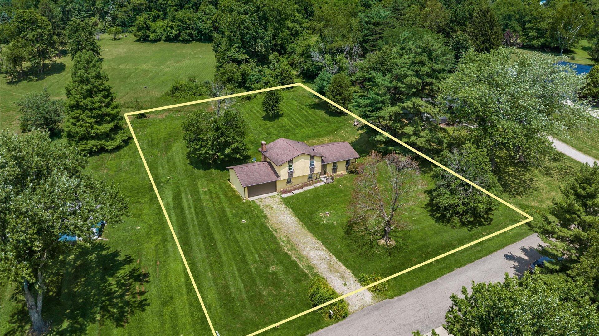 Property Photo: 283 Dogwood SE Drive OH 43076