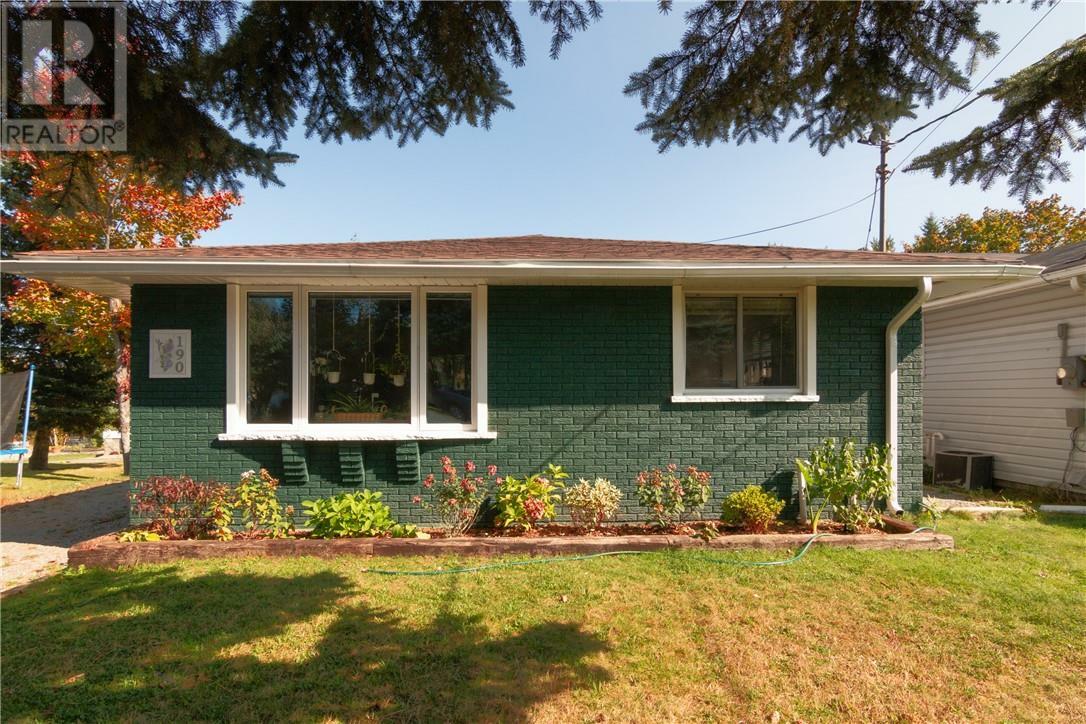 Property Photo: 190 Ridgemount Avenue ON P3B 3W5