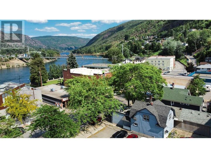 Property Photo: 1560 Bay Avenue BC V1R 4B3