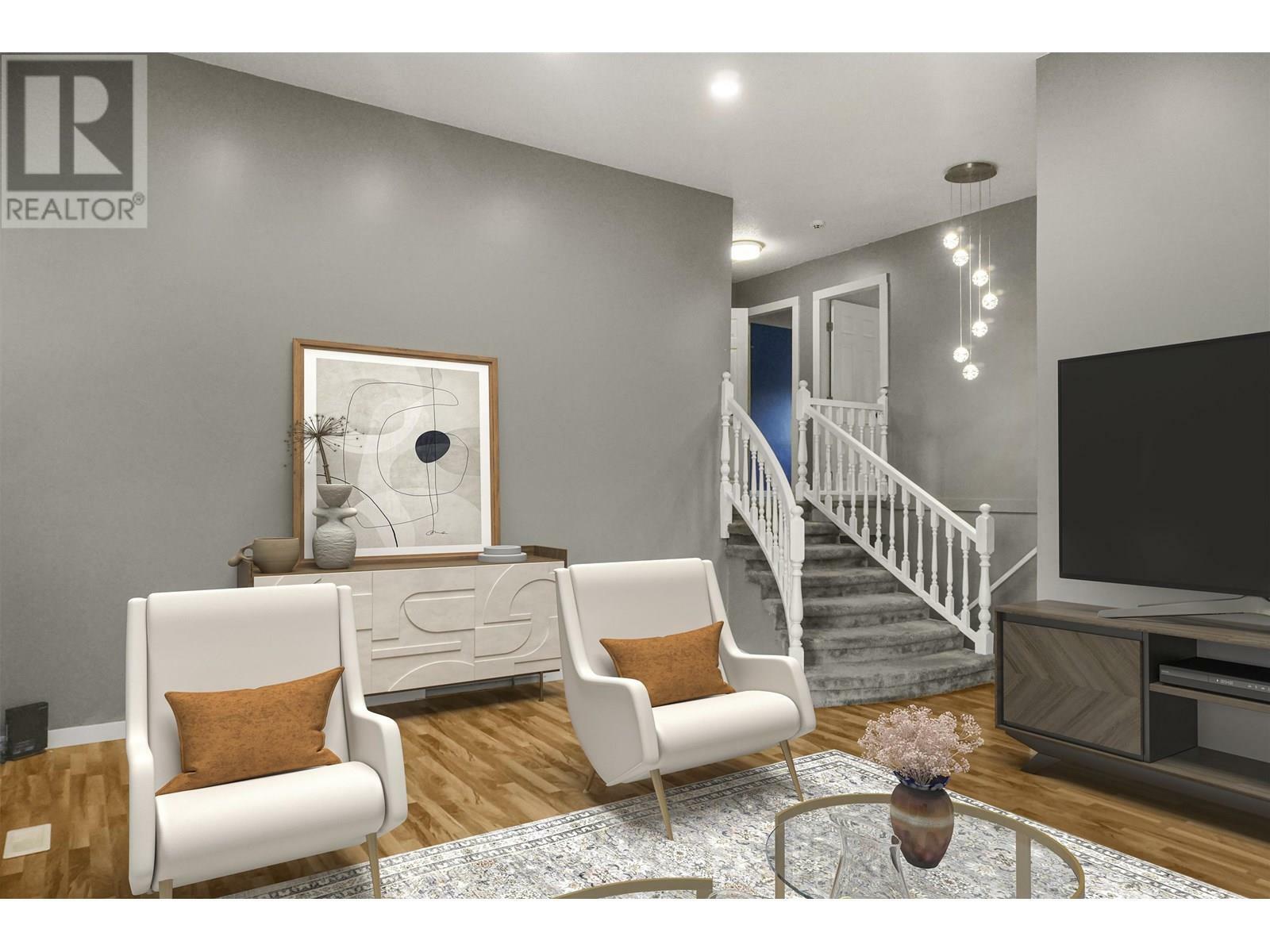 Property Photo: 30 Clifford Street 2 BC V8C 1B4