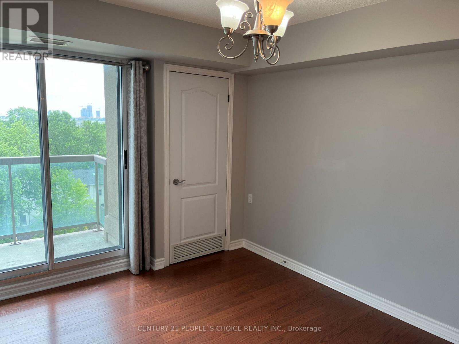 Property Photo: 935 Sheppard Avenue West 603 ON M3H 2T7