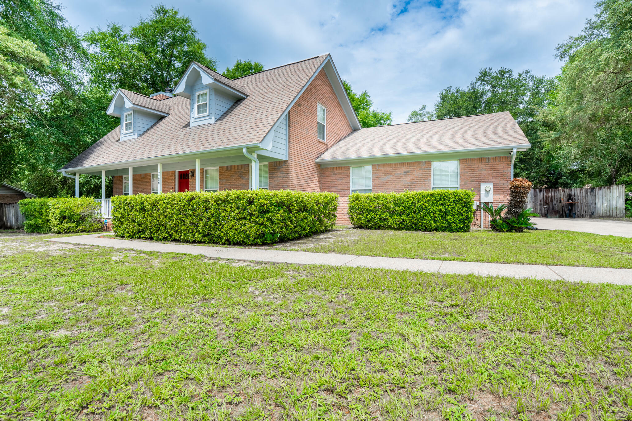 Property Photo: 2786 Willow Bend Court FL 32539
