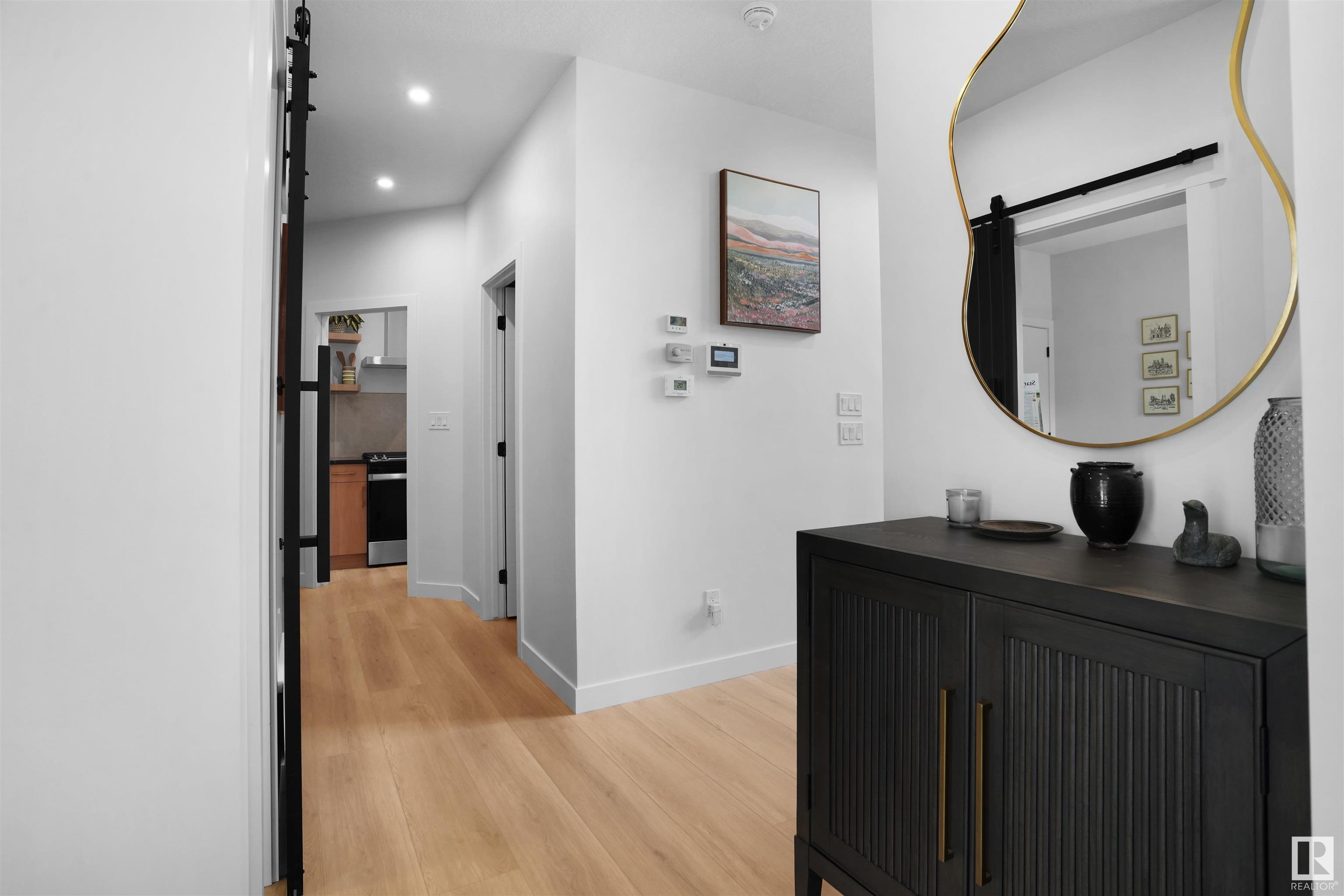 Photo de la propriété:  3290 Chernowski Way SW SW  AB T6W 5H2 