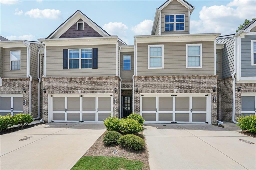 Property Photo: 208 Trailside Way GA 30141